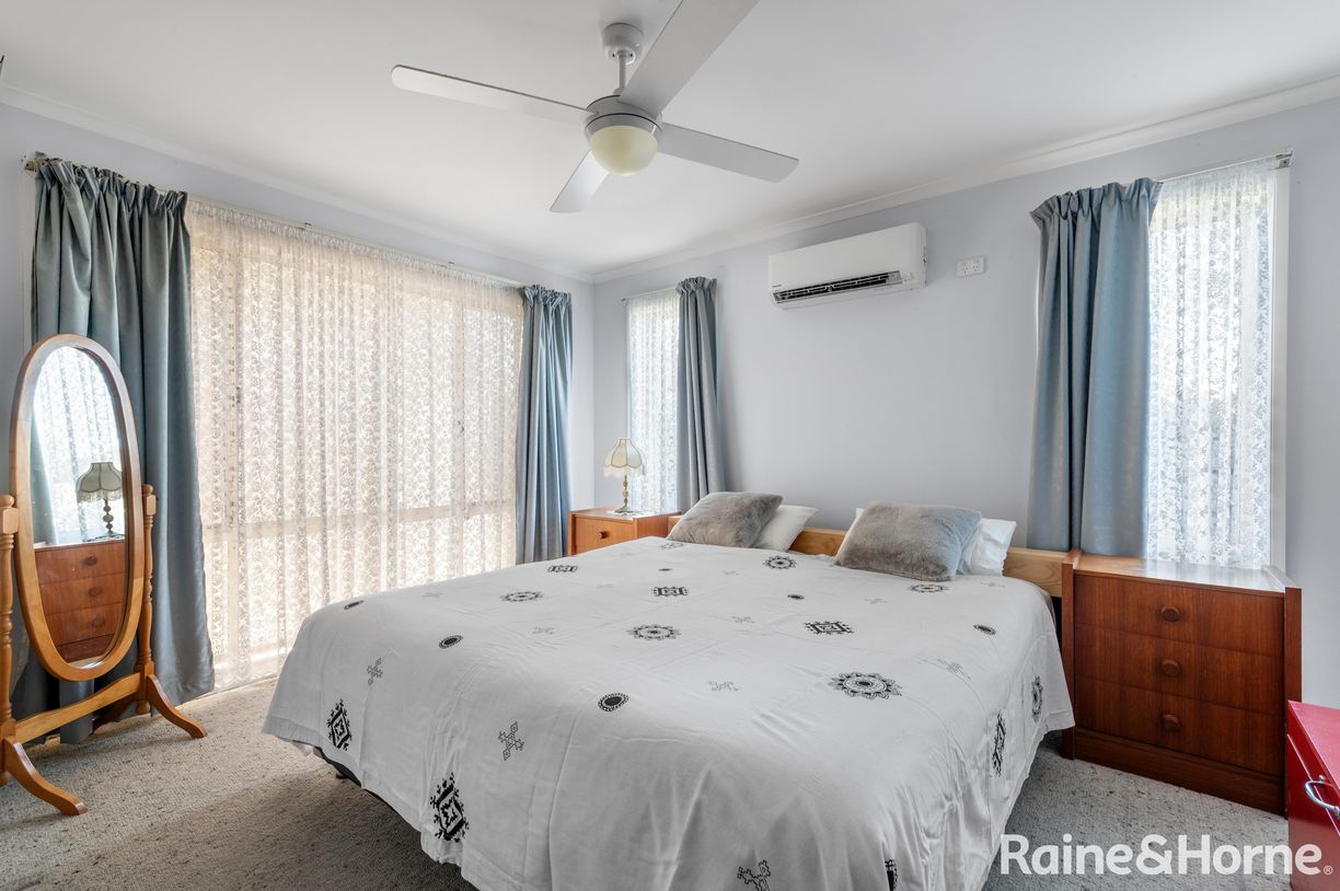 5 Lovegrove Street — photo 8 of 12