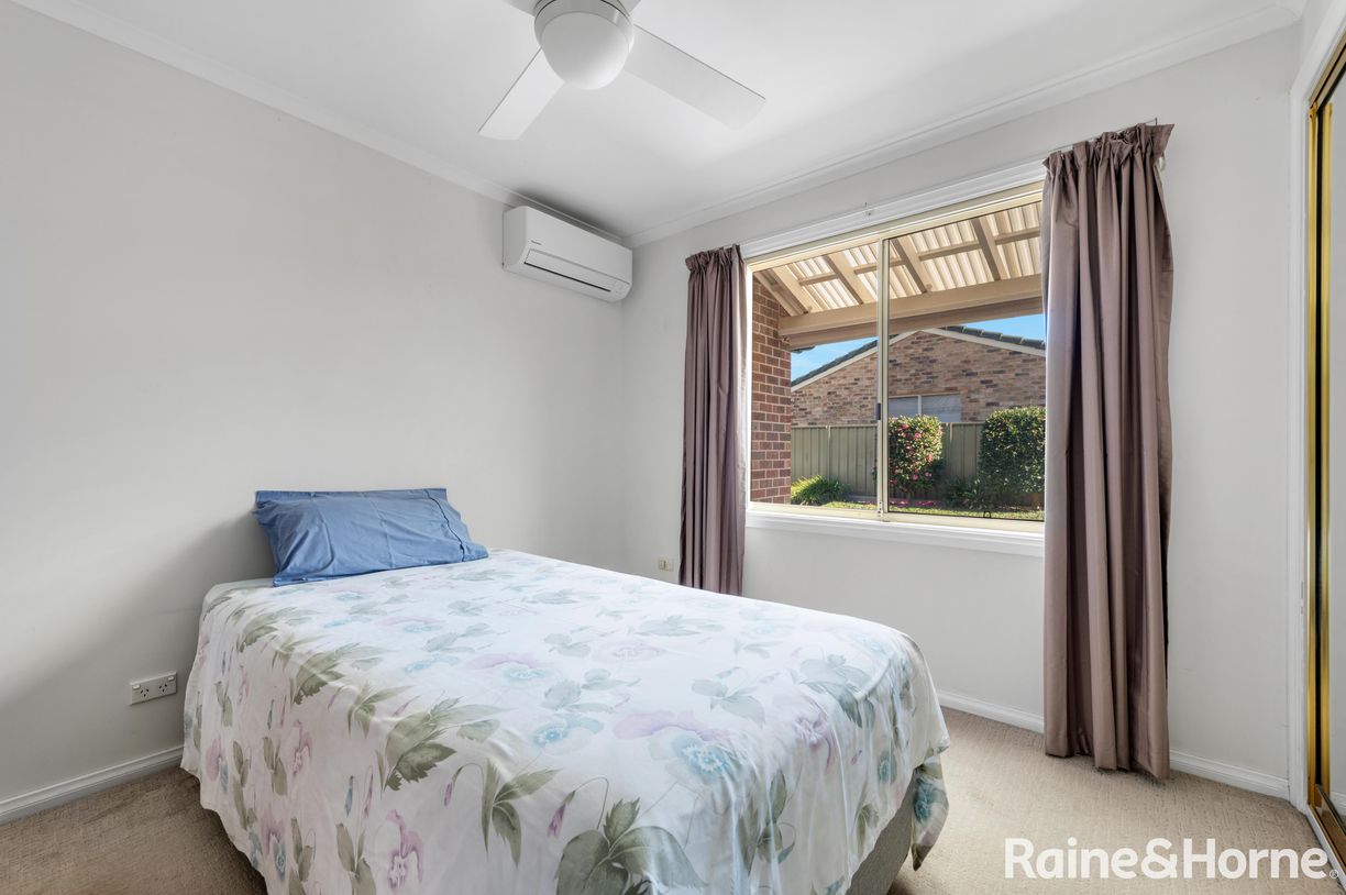 5 Lovegrove Street — photo 10 of 12
