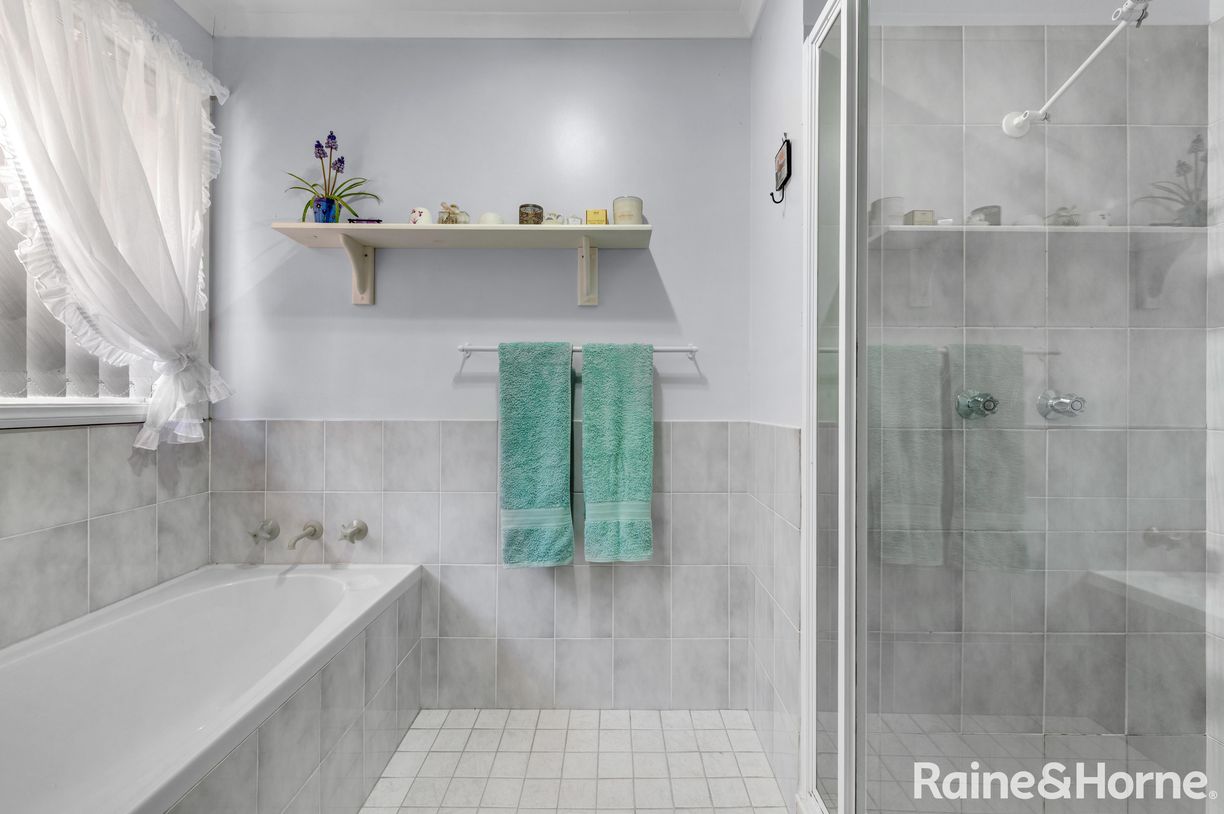 5 Lovegrove Street — photo 11 of 12