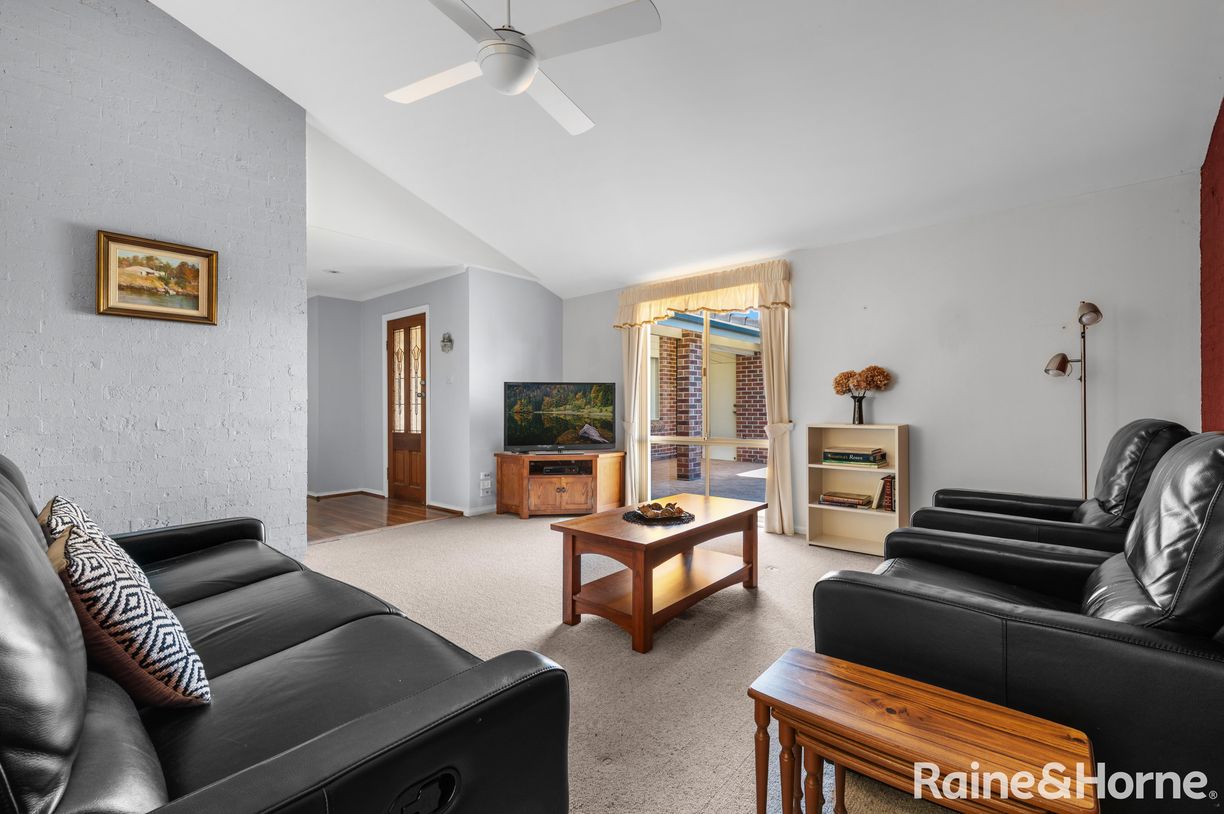5 Lovegrove Street — photo 6 of 12