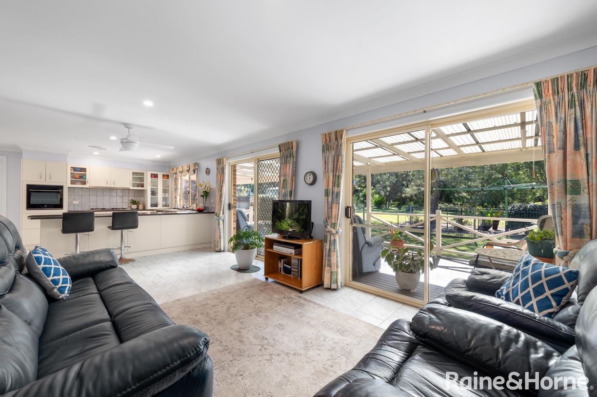 5 Lovegrove Street — photo 5 of 12