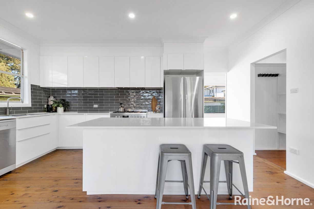 63 Golden Hill Avenue — photo 4 of 9