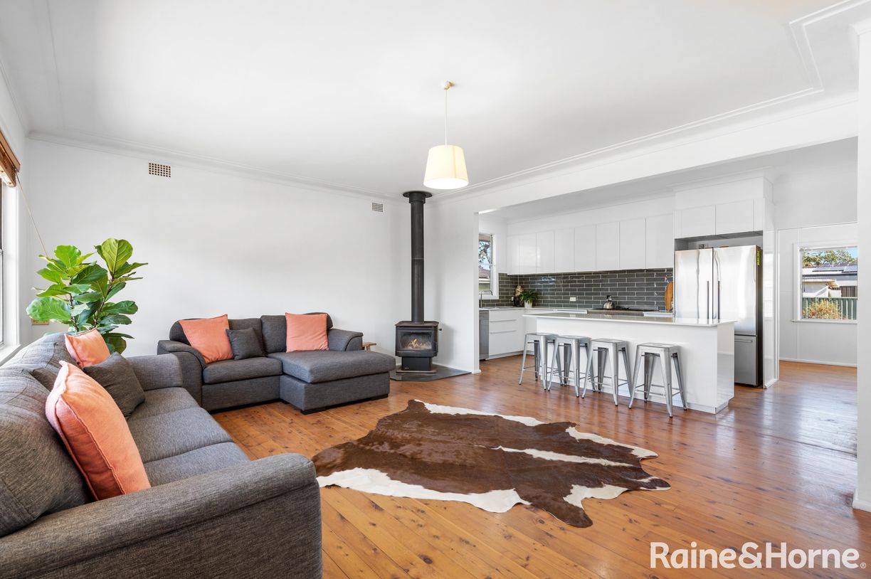 63 Golden Hill Avenue — photo 2 of 9