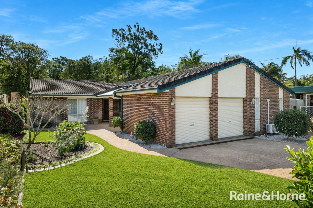 5 Lovegrove Street — photo from Raine & Horne Shoalhaven Heads