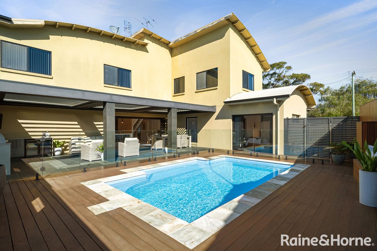 24 Wagin Street — photo from Raine & Horne Shoalhaven Heads