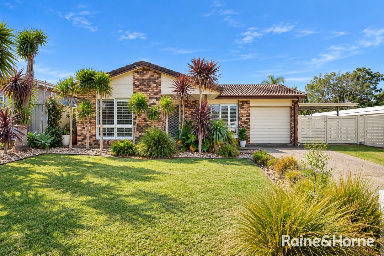7 Heard Avenue — photo from Raine & Horne Shoalhaven Heads