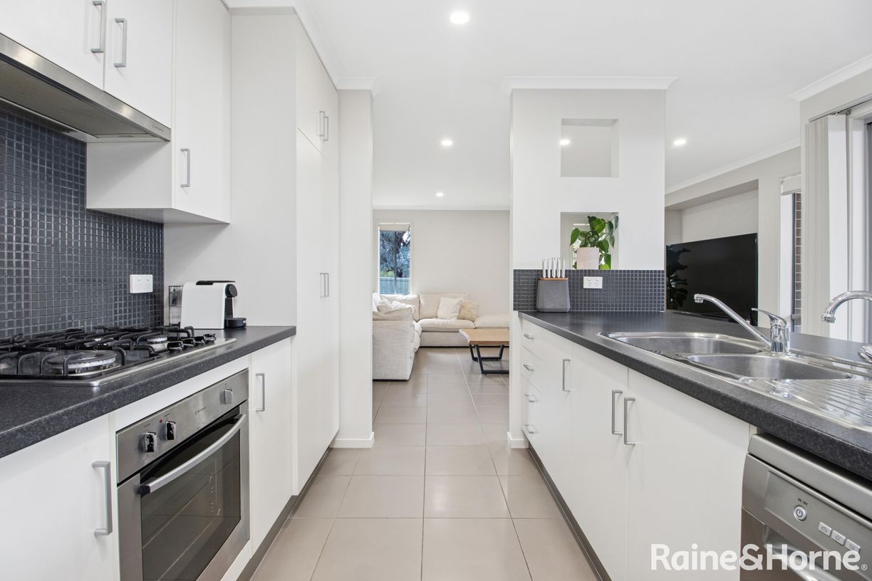 8 Waterlily Terrace — photo 2 of 14