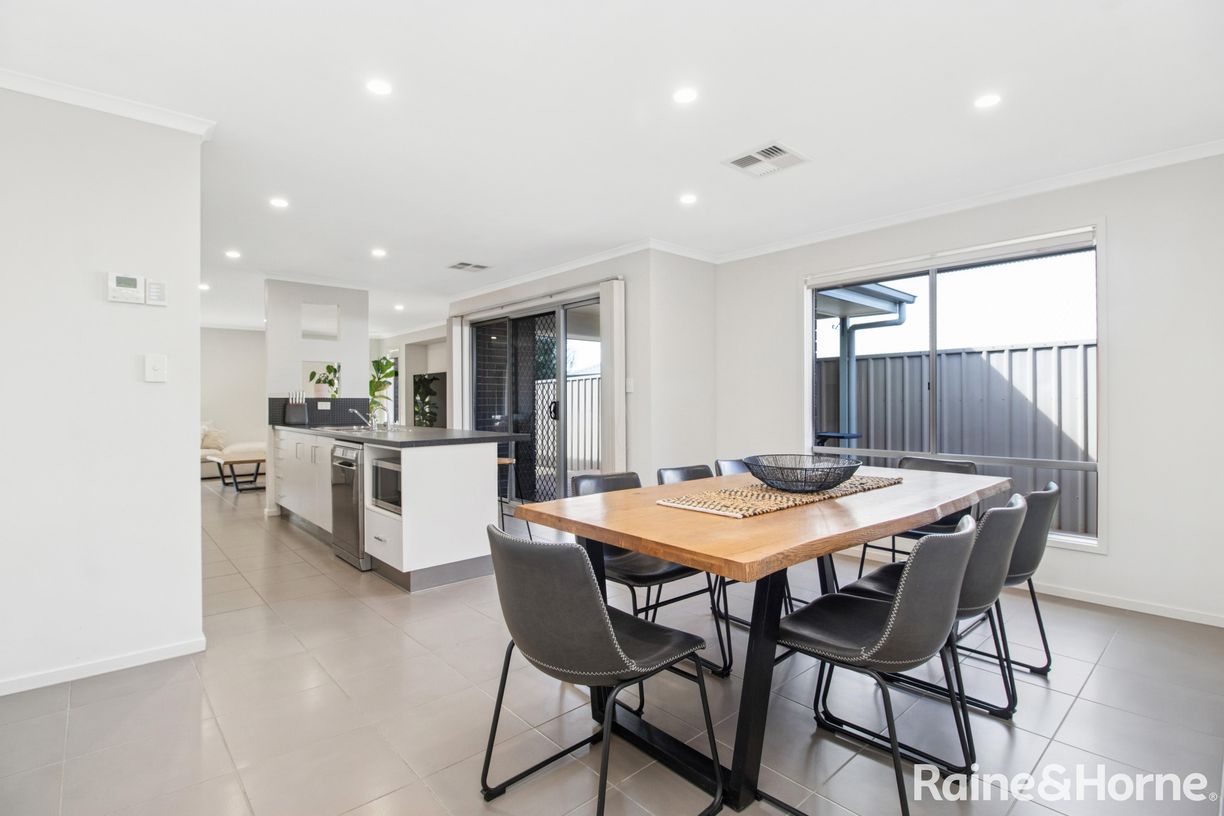8 Waterlily Terrace — photo 5 of 14
