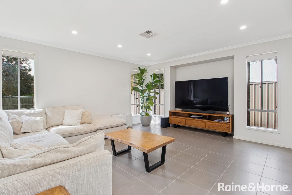 8 Waterlily Terrace — photo 6 of 14