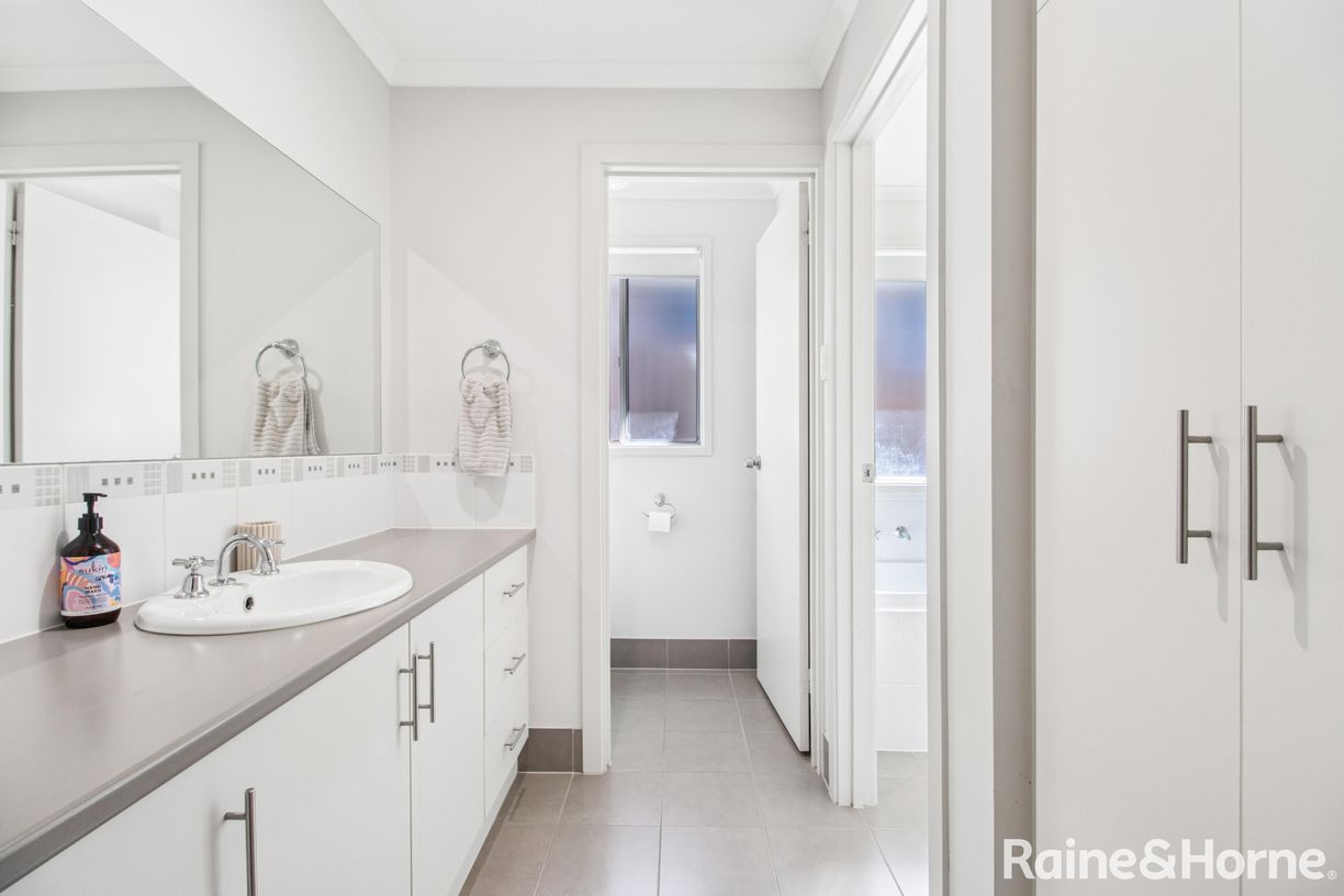 8 Waterlily Terrace — photo 11 of 14