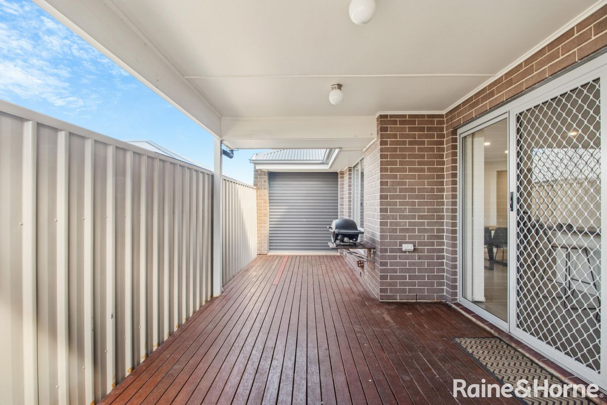 8 Waterlily Terrace — photo 13 of 14