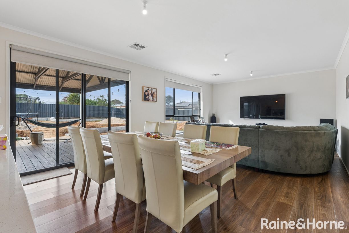 144A Hindmarsh Road — photo 3 of 15