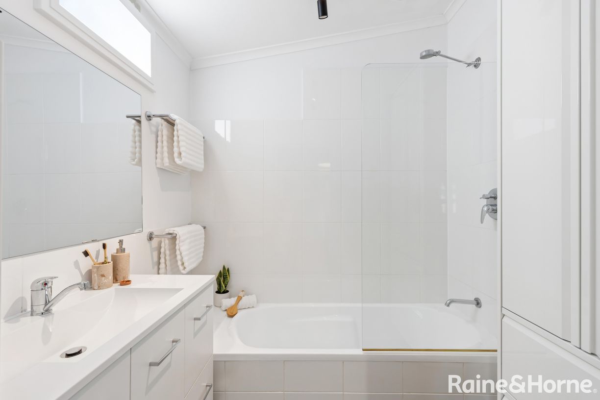26 Upper Sunnyside Road — photo 10 of 26