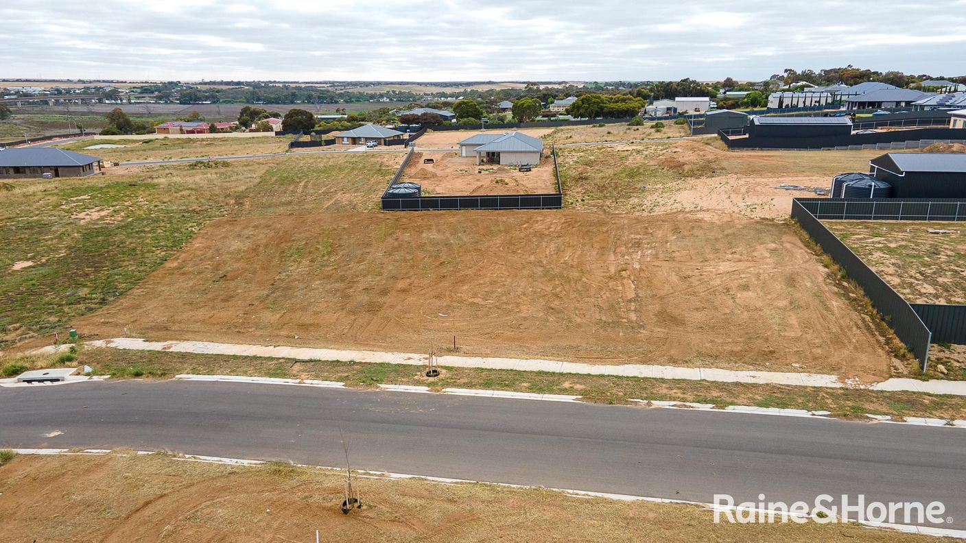 35/Tully Lane — photo 3 of 4