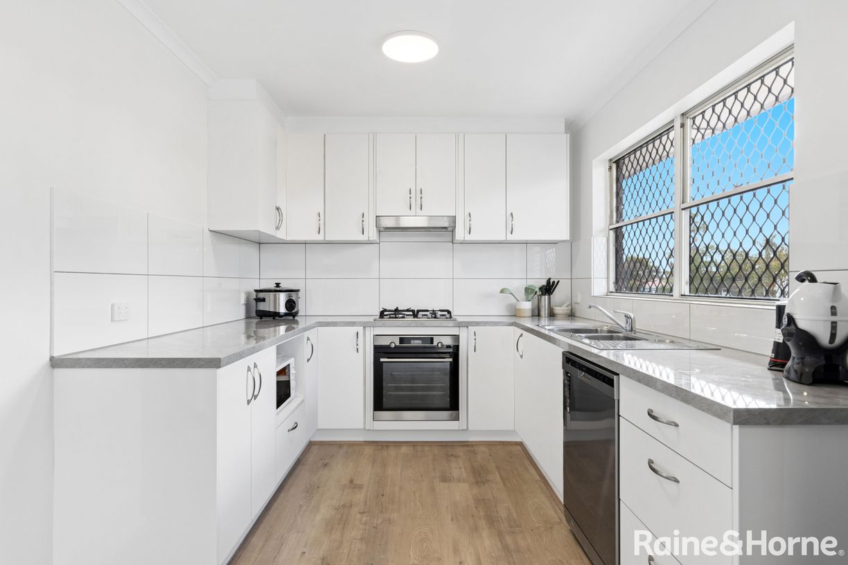 2 Lorraine Street — photo 2 of 13