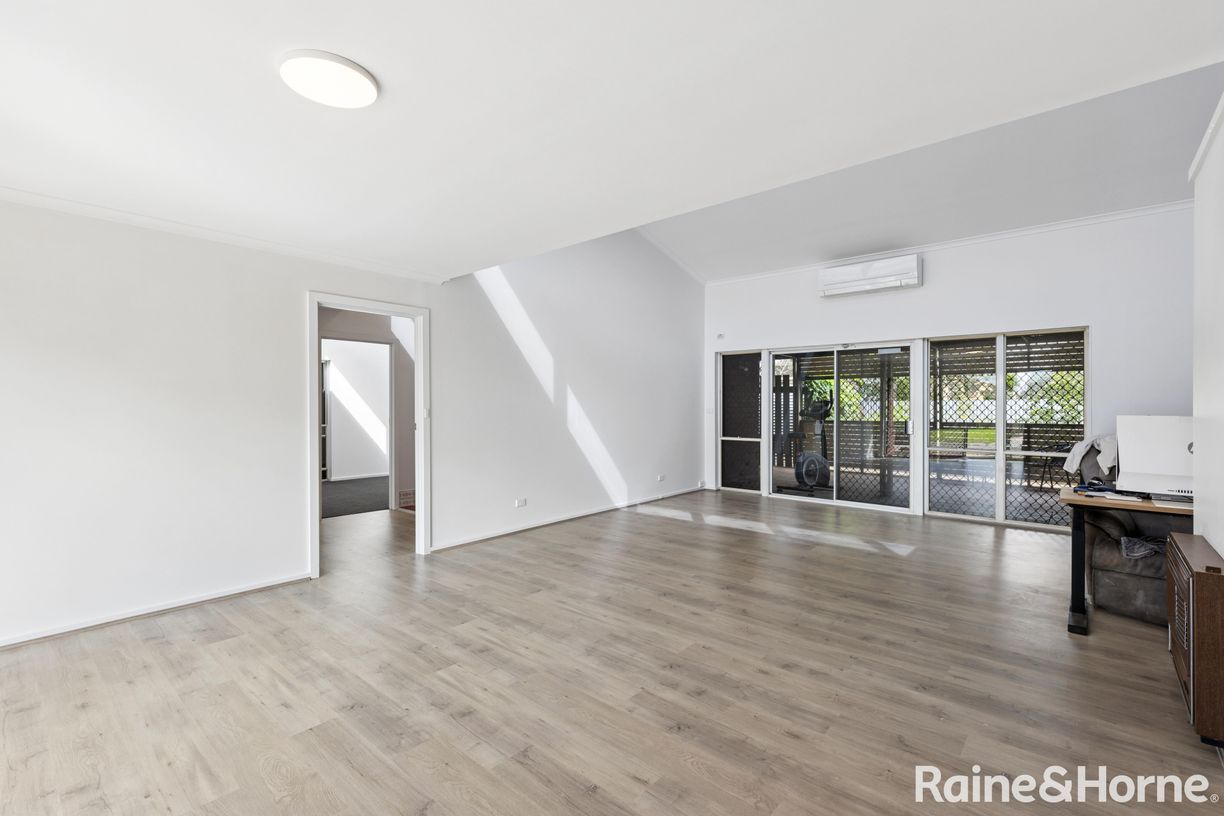 2 Lorraine Street — photo 4 of 13