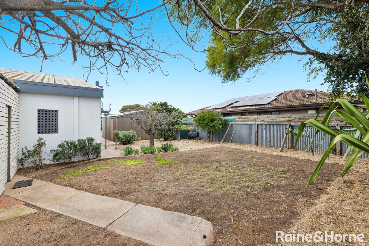 2 Lorraine Street — photo 13 of 13