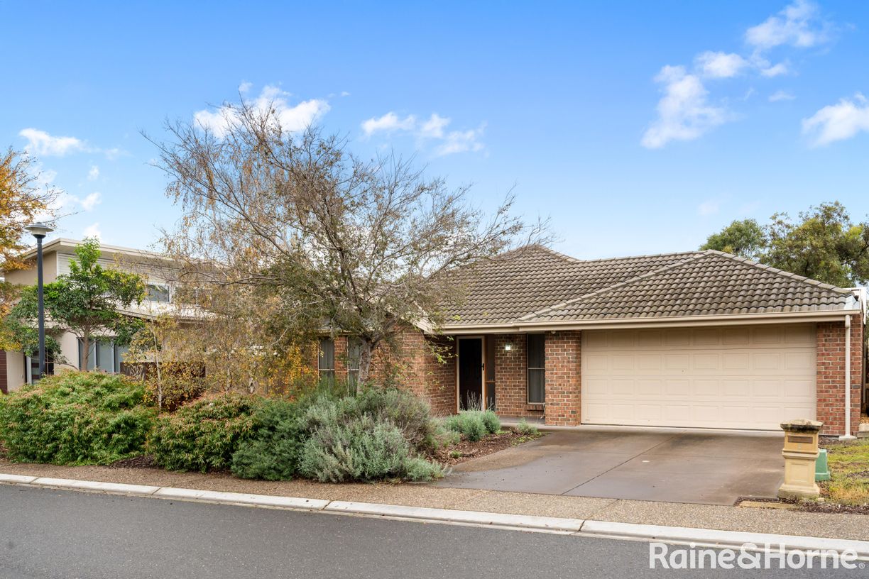8 Wetlands Close — photo 2 of 18