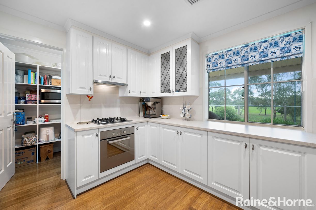 8 Wetlands Close — photo 4 of 18