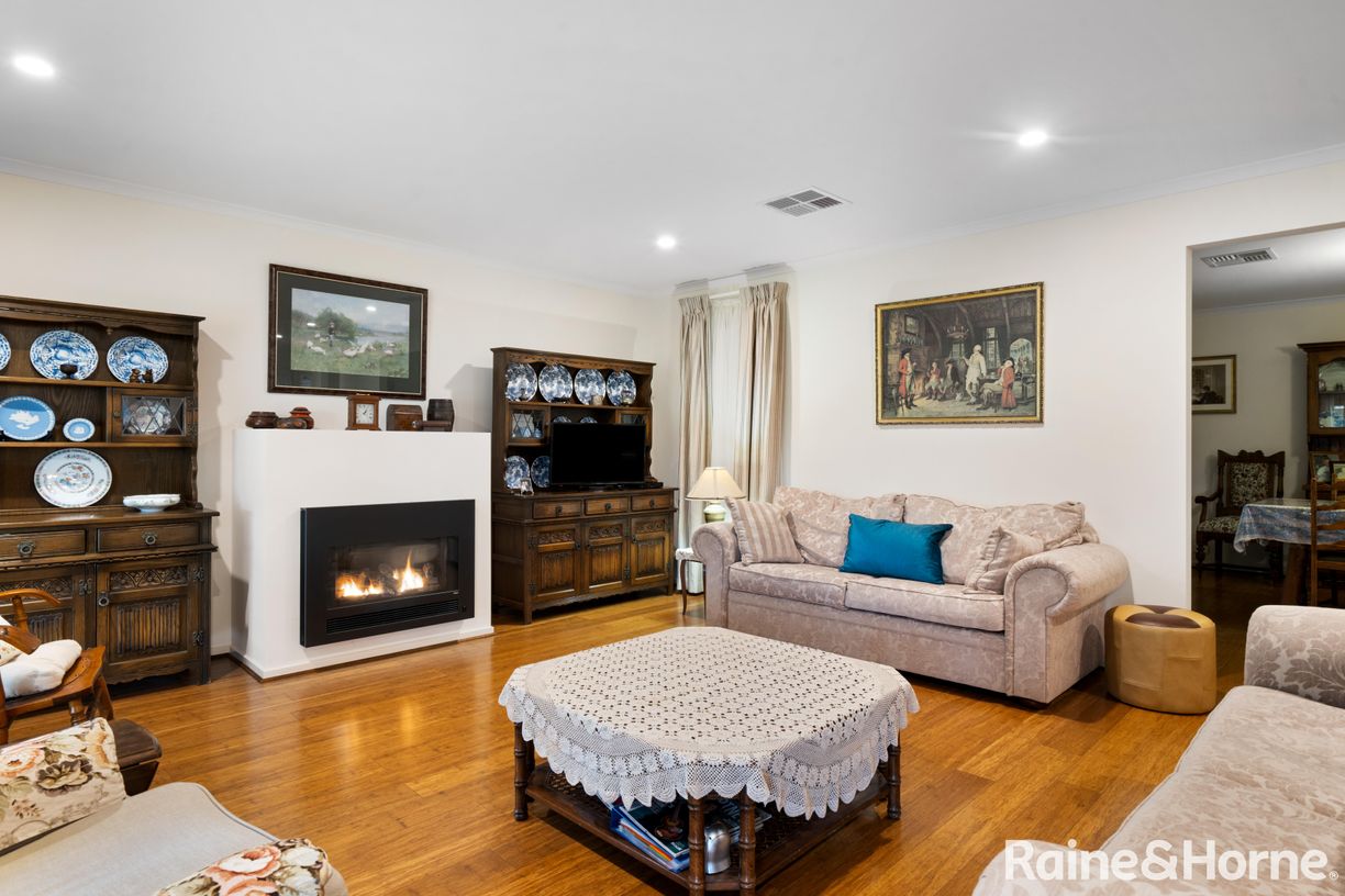 8 Wetlands Close — photo 8 of 18