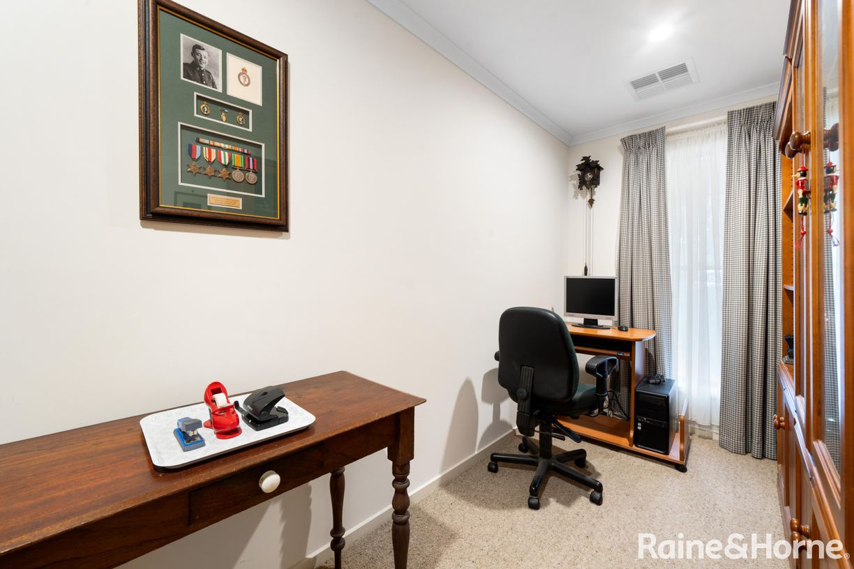 8 Wetlands Close — photo 9 of 18
