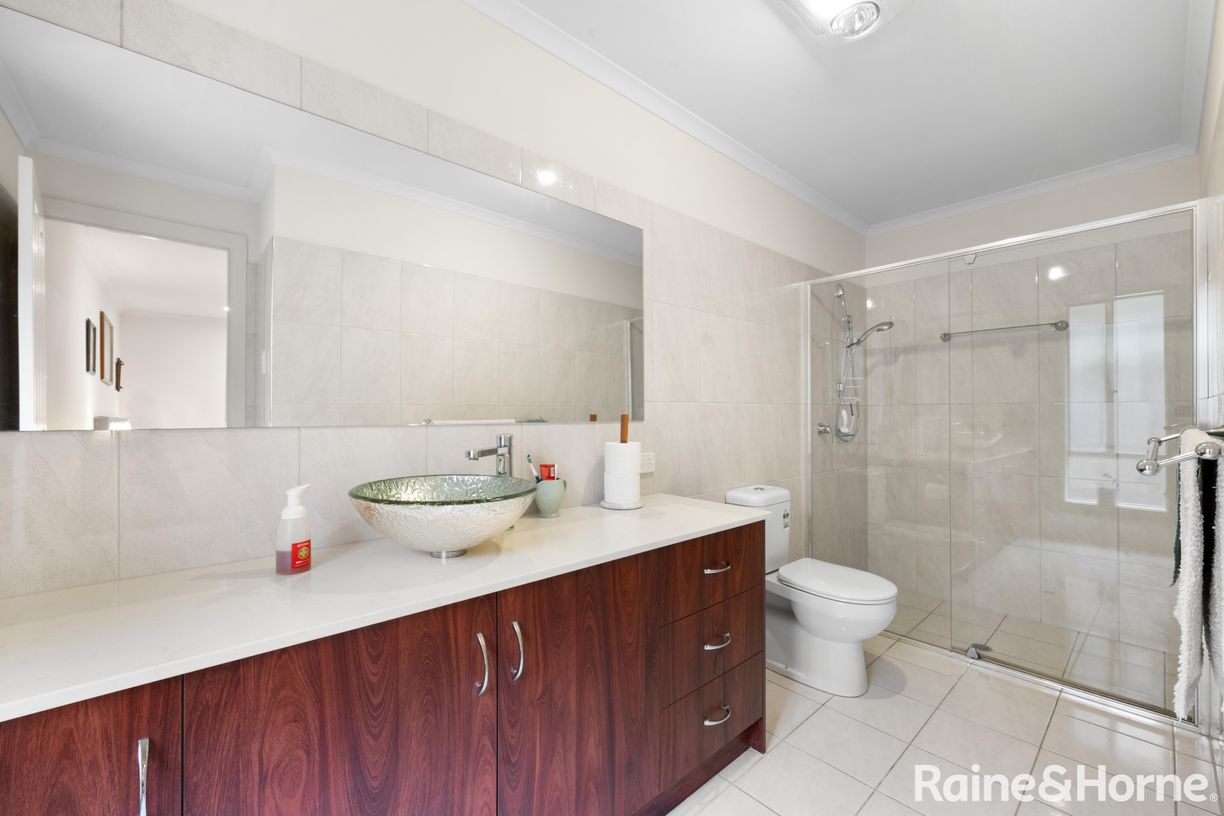 8 Wetlands Close — photo 11 of 18
