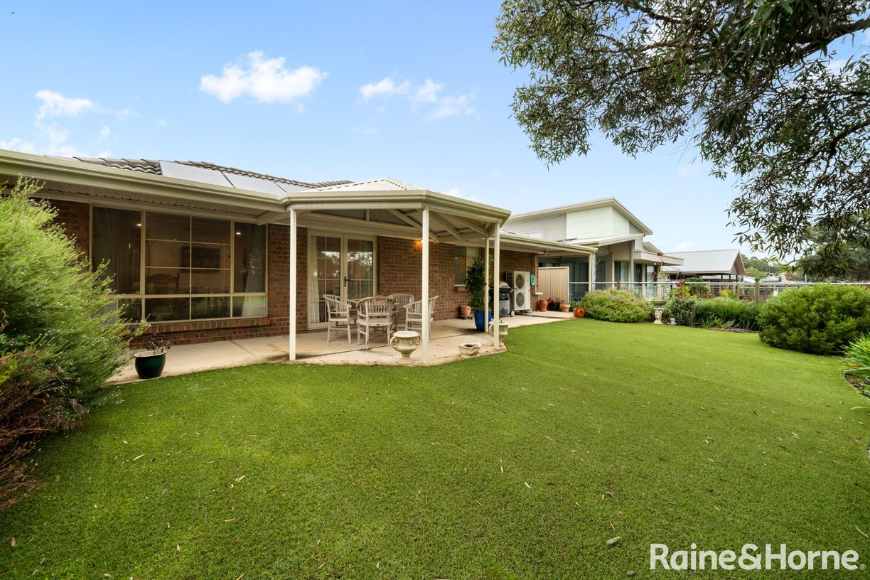 8 Wetlands Close — photo 16 of 18
