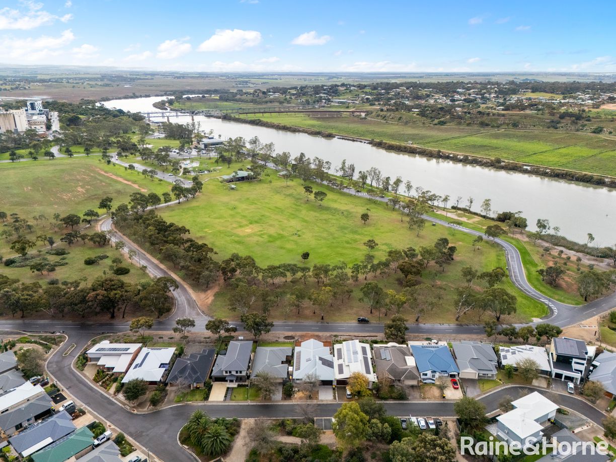 8 Wetlands Close — photo 18 of 18