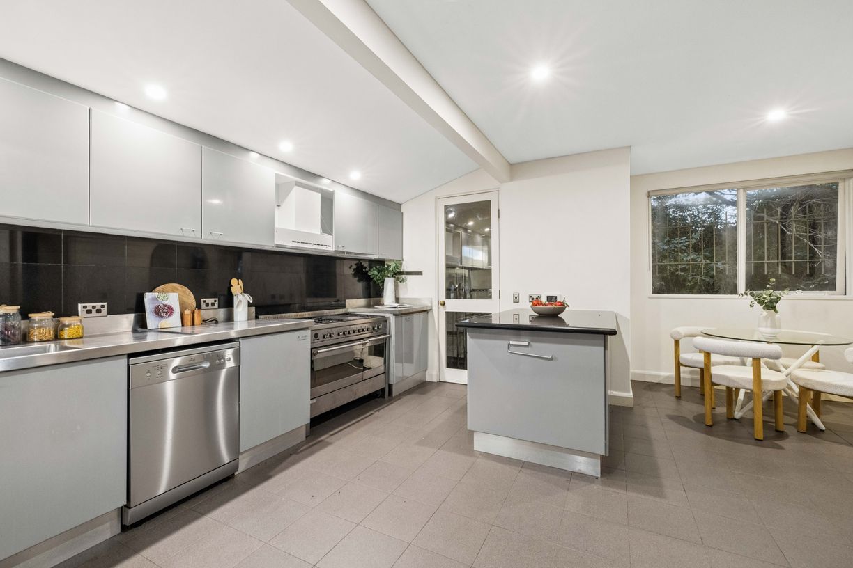 15 Cranbrook Road — photo 7 of 18