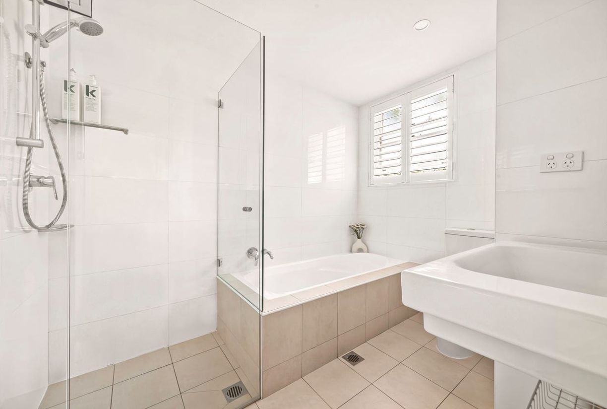 1/54 Sir Thomas Mitchell Road — photo 9 of 11