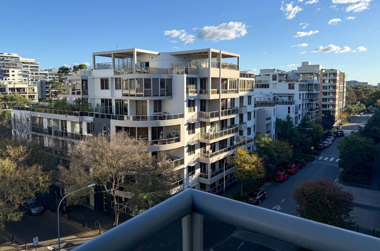 834/28 Danks Street — photo 3 of 12