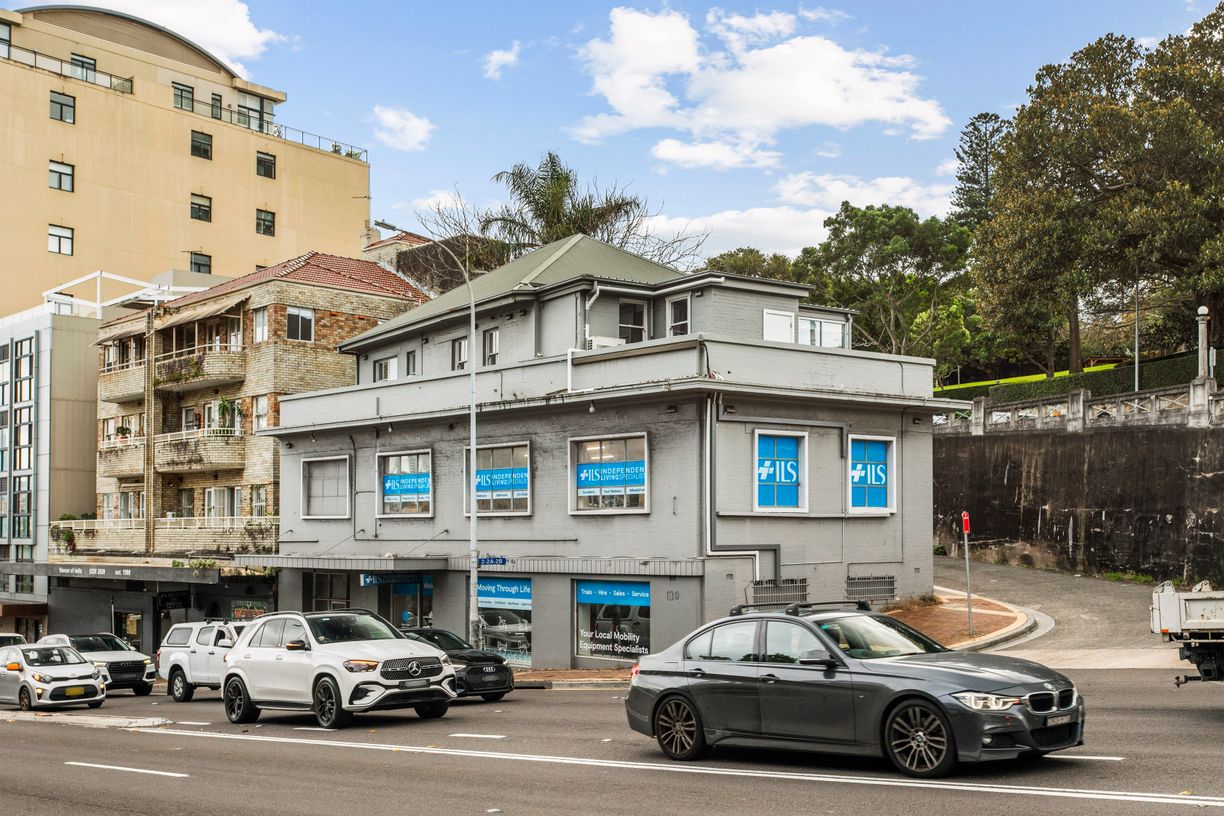 130 New South Head Road — photo from Raine & Horne Double Bay