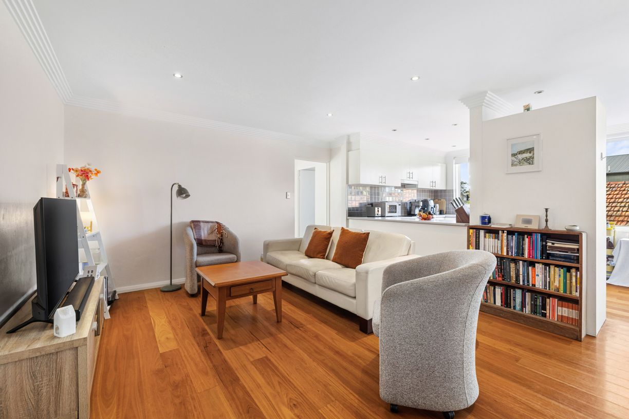2/11 Franklin Street — photo from Raine & Horne Double Bay