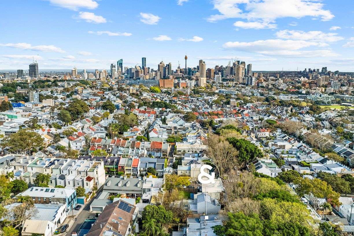 95 Paddington Street — photo 3 of 10