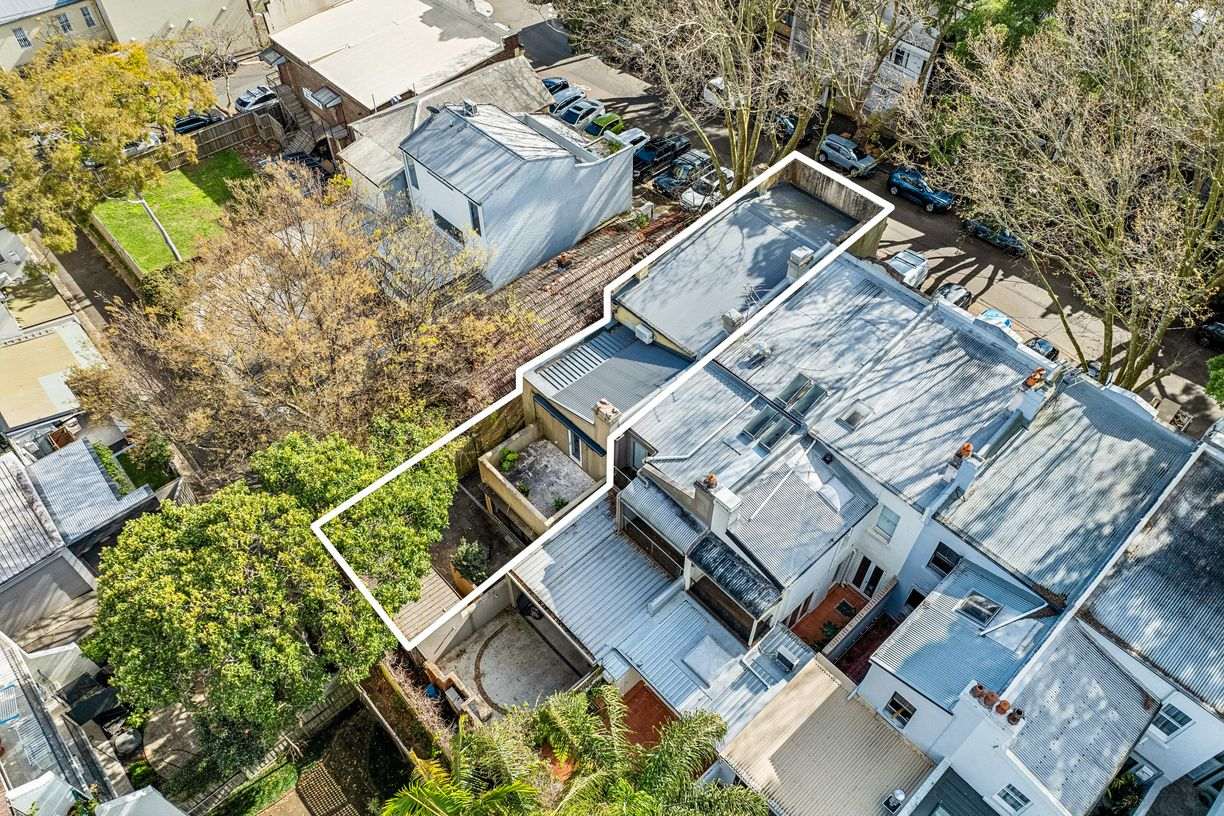 95 Paddington Street — photo 2 of 10
