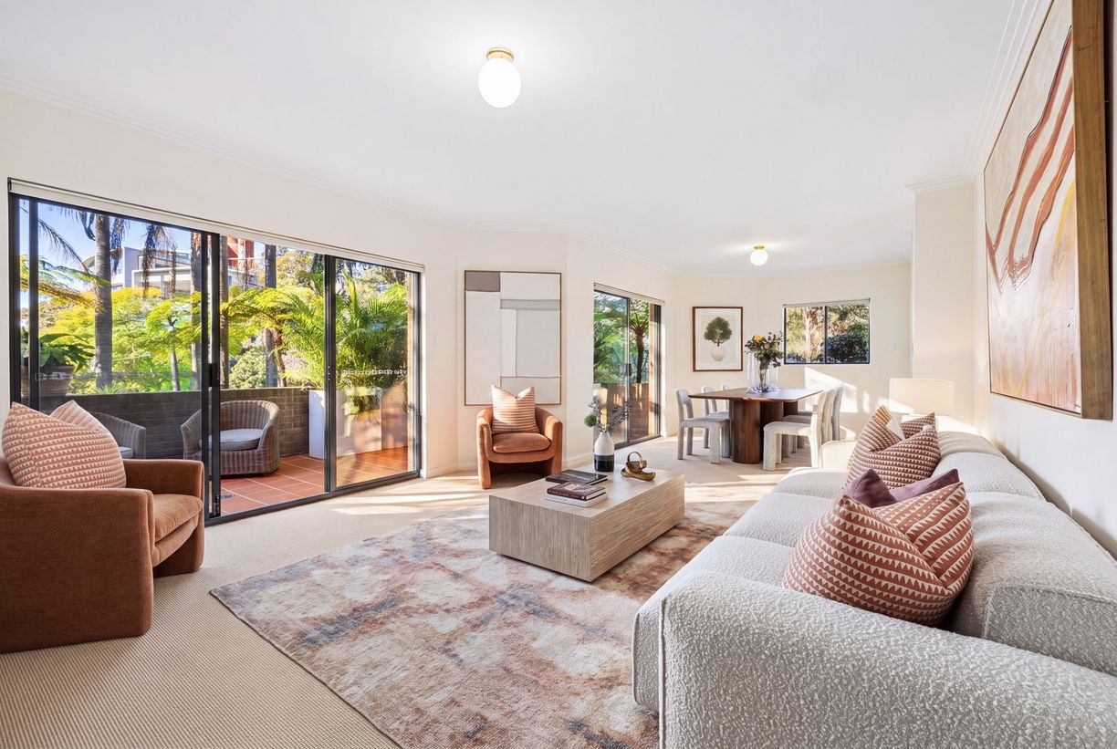 2/156-160 Old South Head Road — photo from Raine & Horne Double Bay