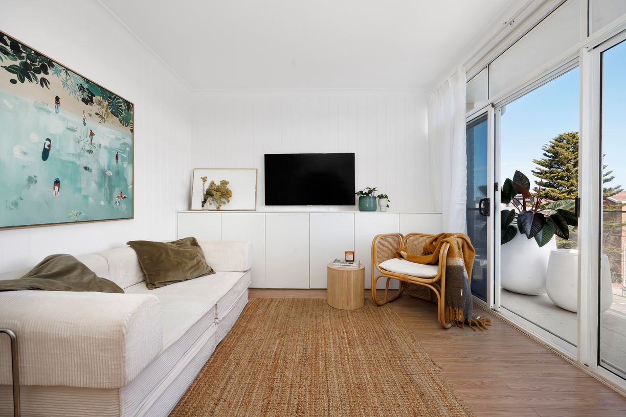 10/46-48 Ramsgate Avenue — photo from Raine & Horne Double Bay