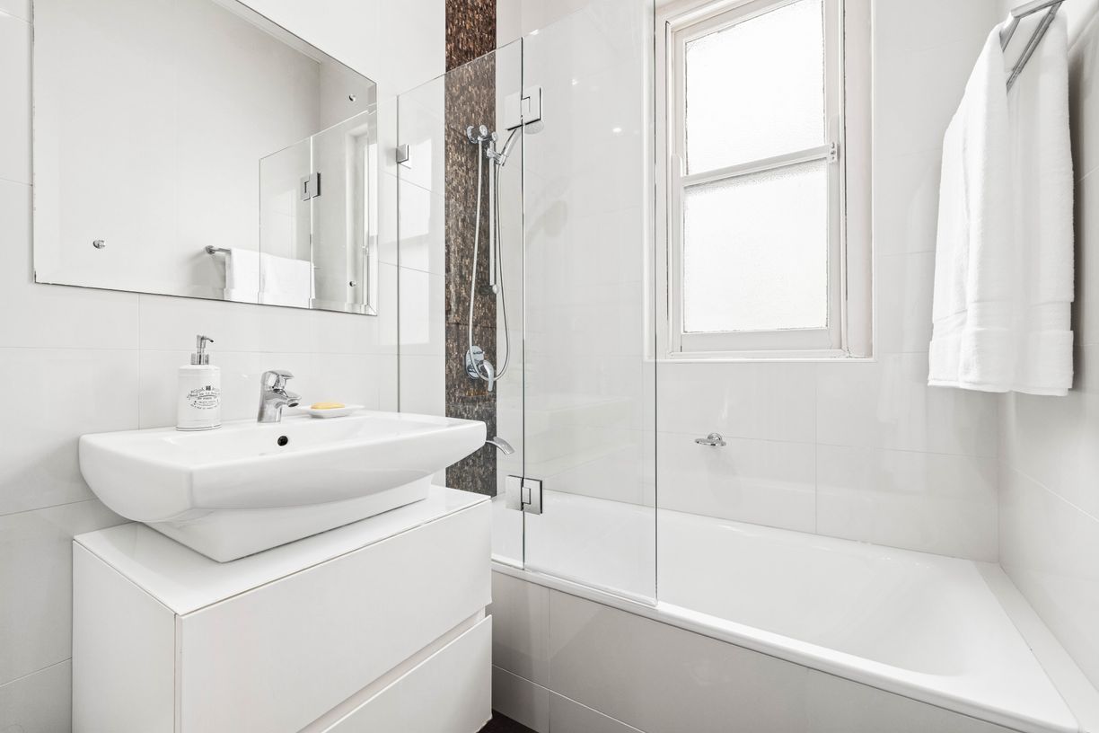 2/5 Buller Street — photo 10 of 15