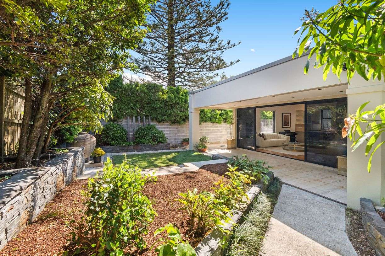 56 Kings Road — photo 13 of 20