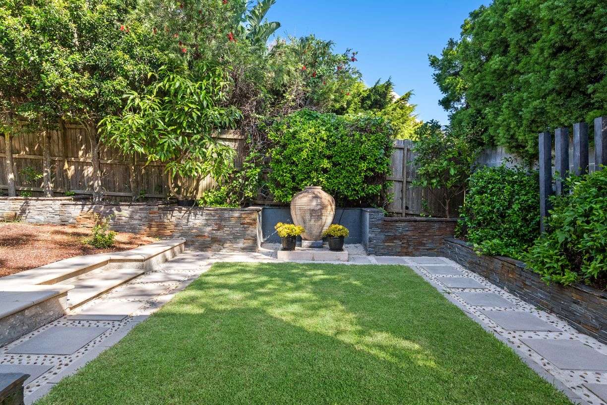 56 Kings Road — photo 15 of 20