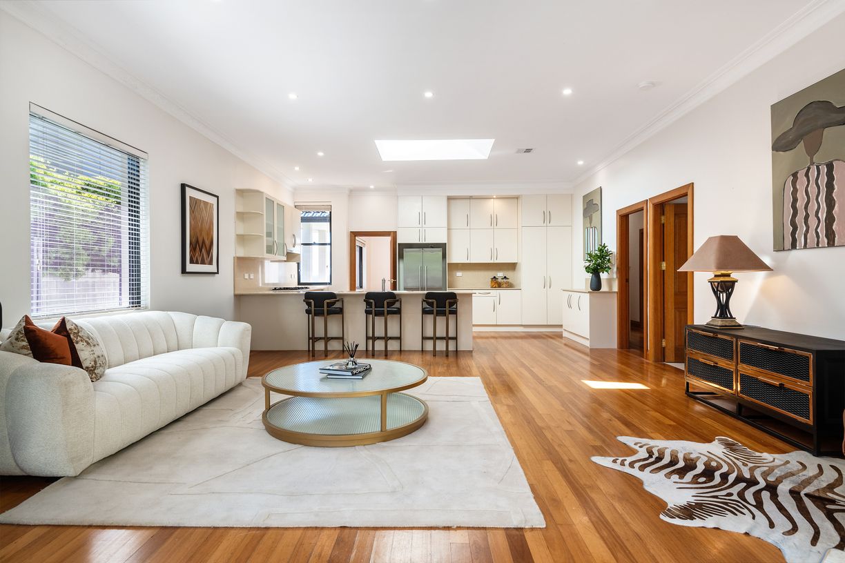 56 Kings Road — photo 4 of 20