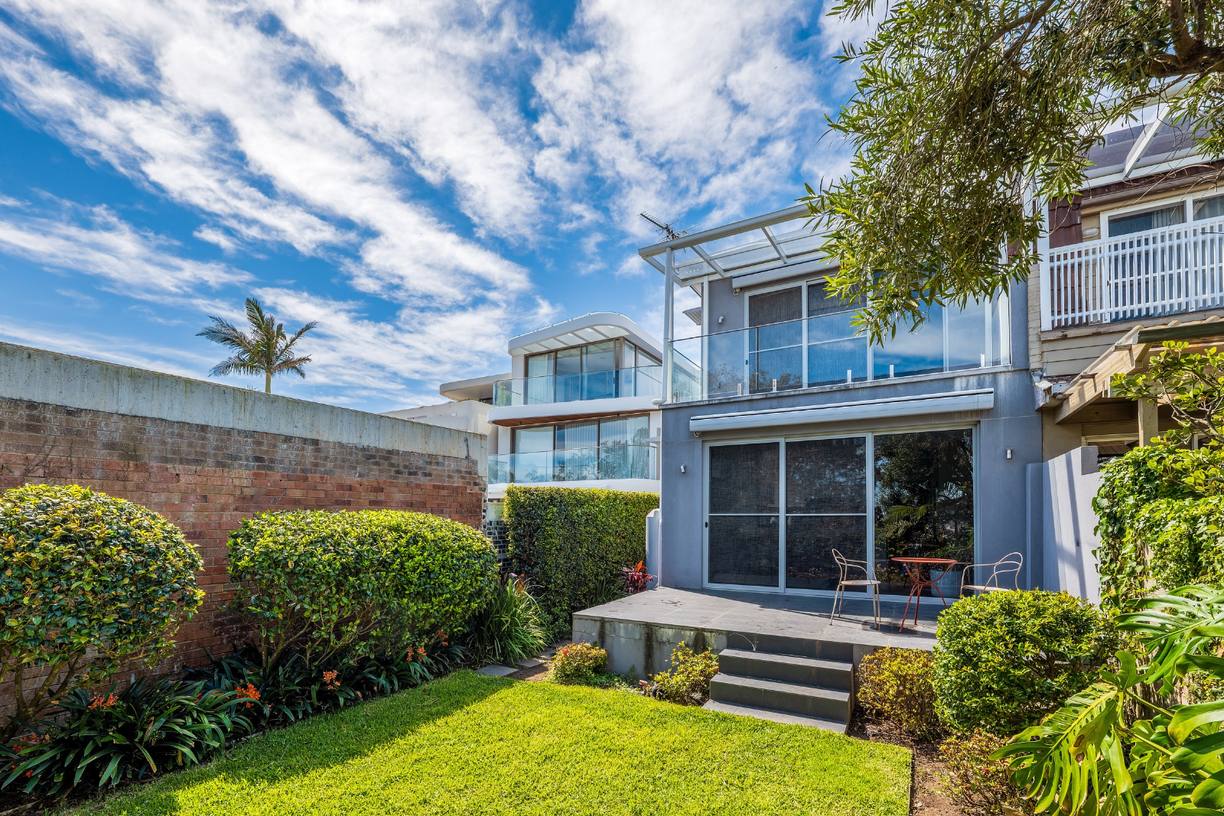 202 Old South Head Road — photo from Raine & Horne Double Bay