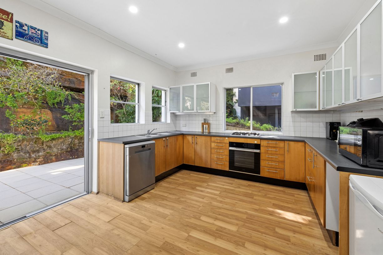 12 Macleay Street — photo 7 of 13