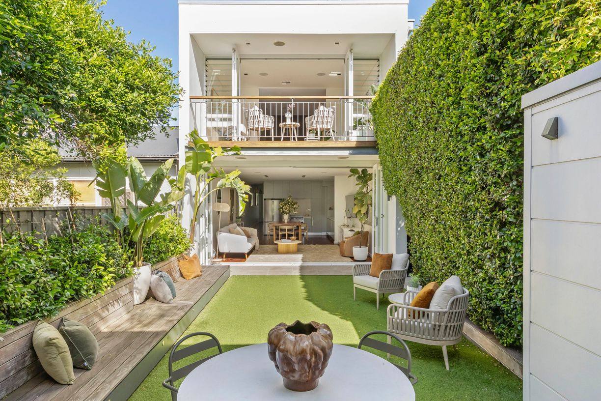120 Wellington Street — photo from Raine & Horne Double Bay