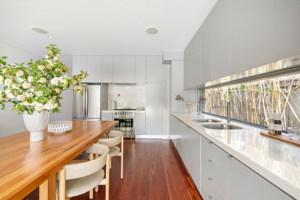 120 Wellington Street — photo 12 of 21