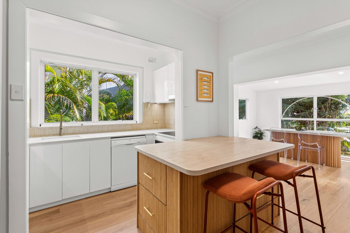 3/125 Hall street — photo from Raine & Horne Double Bay