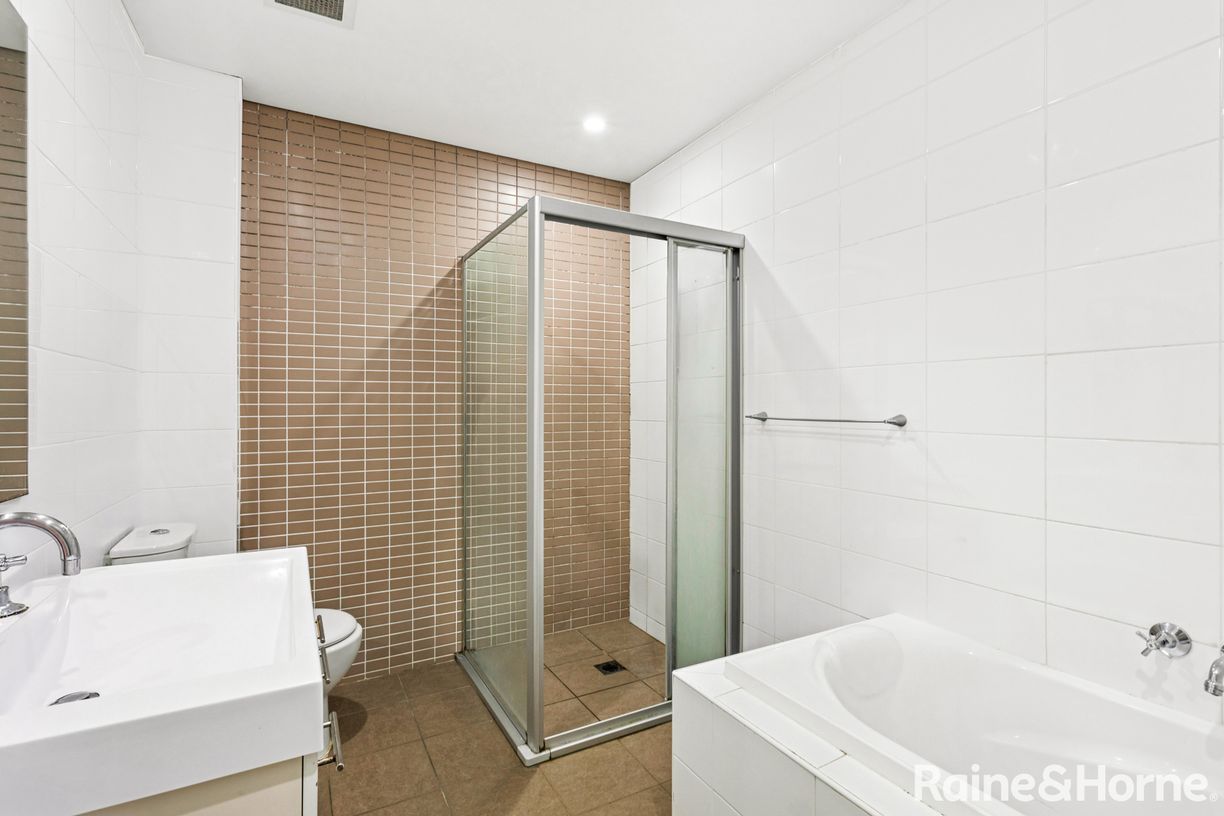 407/149-161 O'Riordan Street — photo 4 of 5