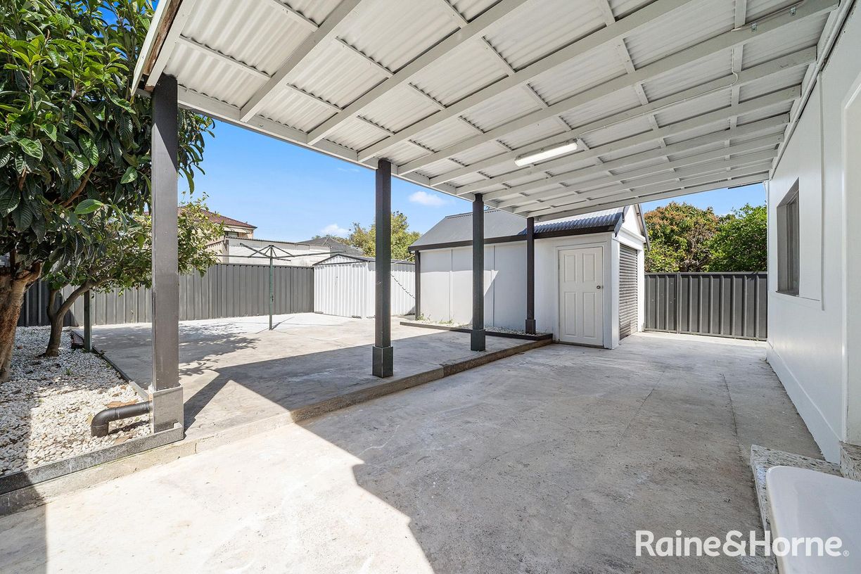 87 Middlemiss Street — photo 10 of 10