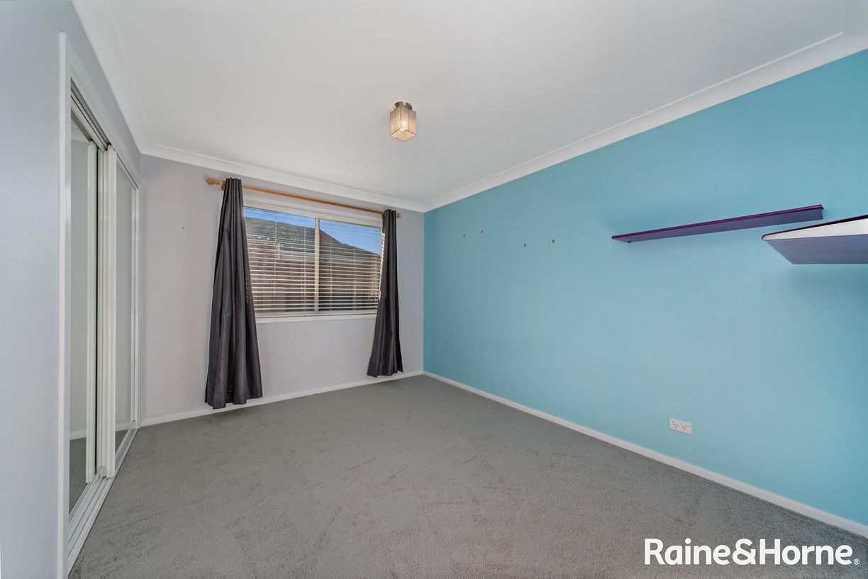 26 Endeavour Avenue — photo 10 of 17