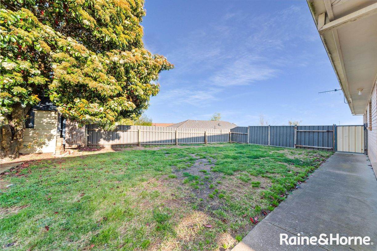 26 Endeavour Avenue — photo 14 of 17